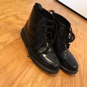 Dr Marten Boots US 7/UK 5